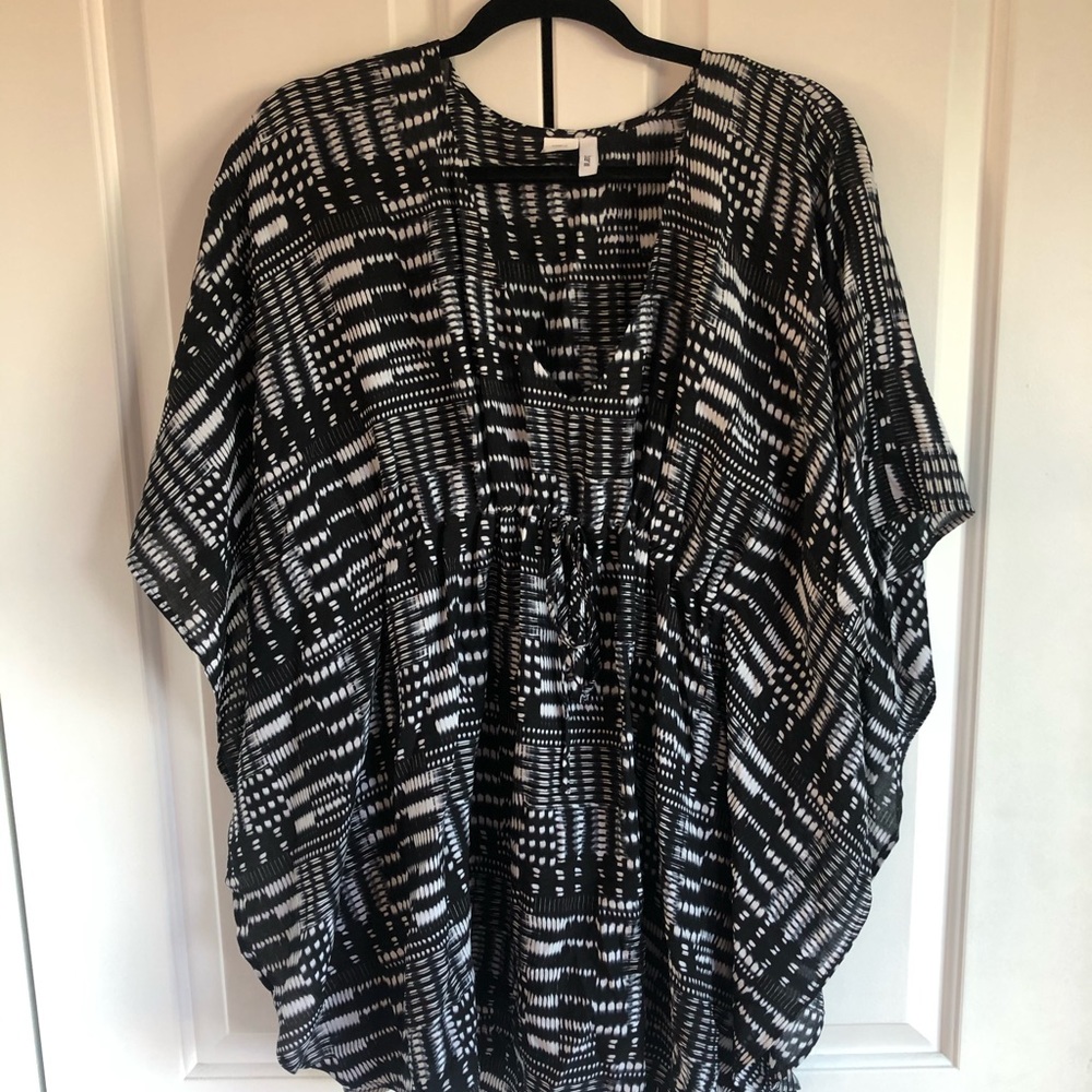 NWOT Bar III black & white swim wrap size small